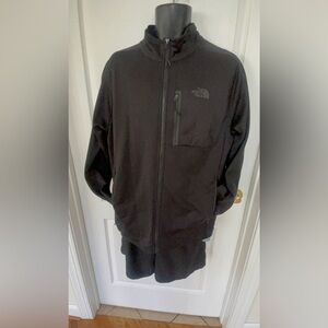 The North Face large-size lightweight men's jacket in great conditions